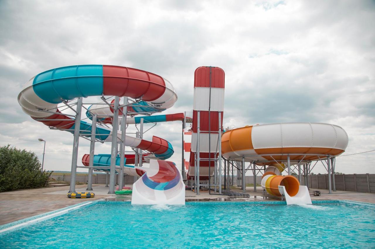 S Club Resort Hotel Aqua Park And Spa Beograd Bagian luar foto